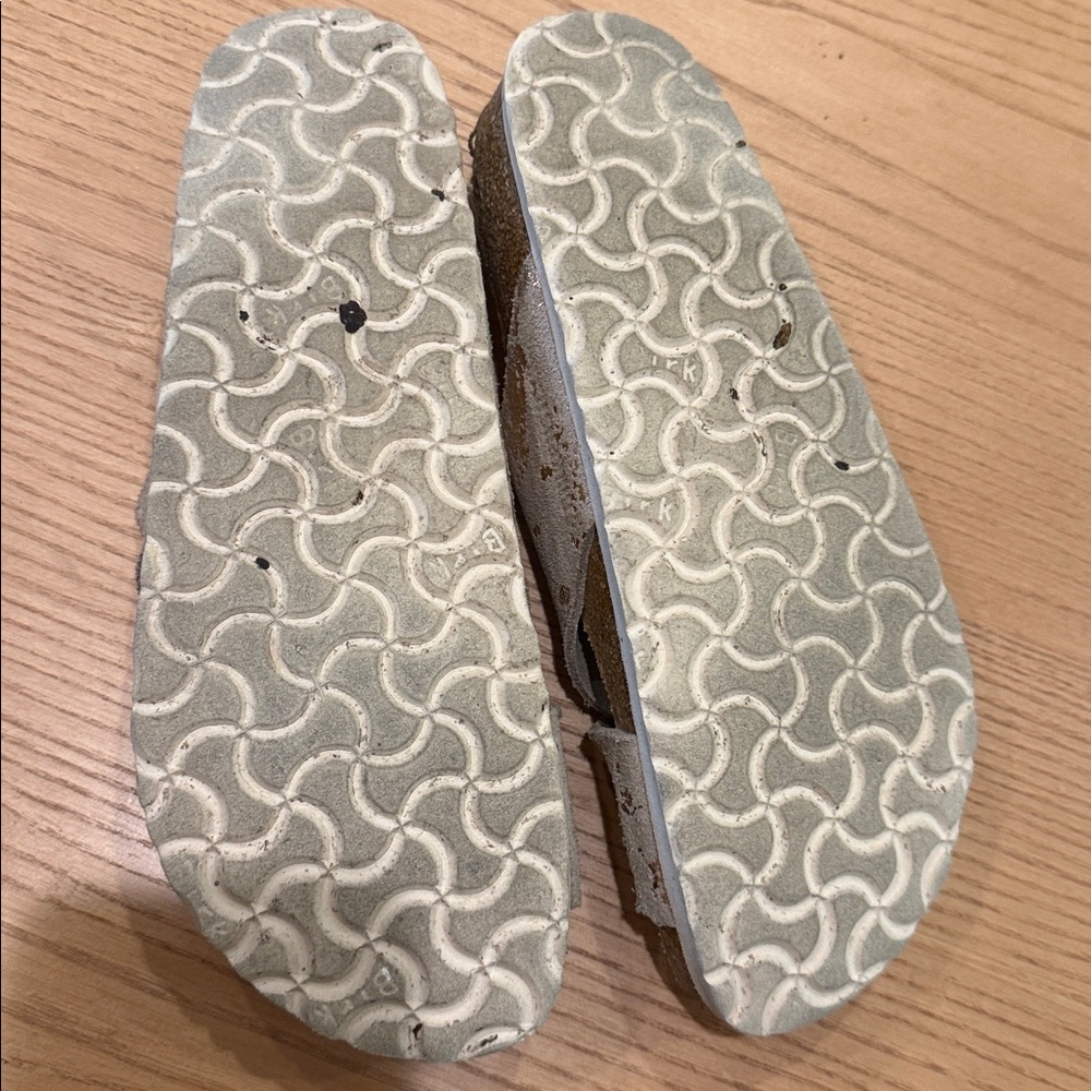 Birkenstock metallic leather slides size 7 - Picture 3 of 4